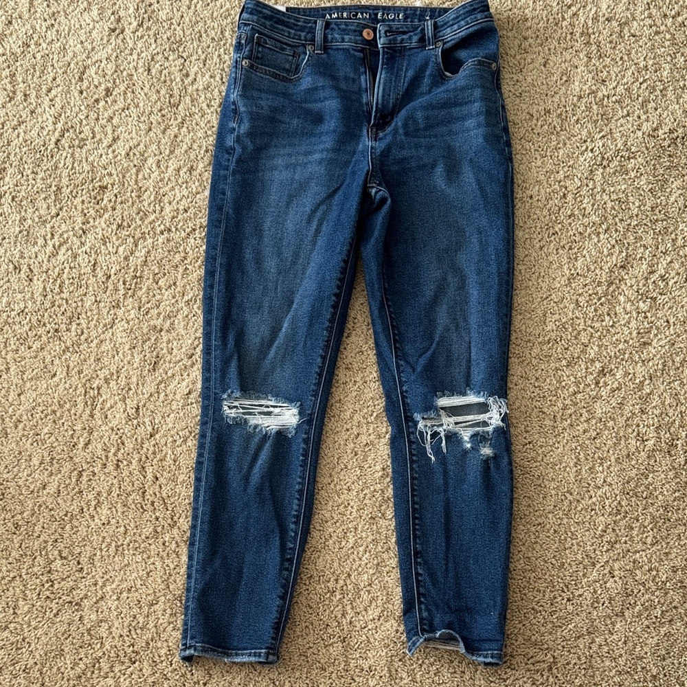 American Eagle Outfitters Women's Dark Blue Ripped Mom Jeans